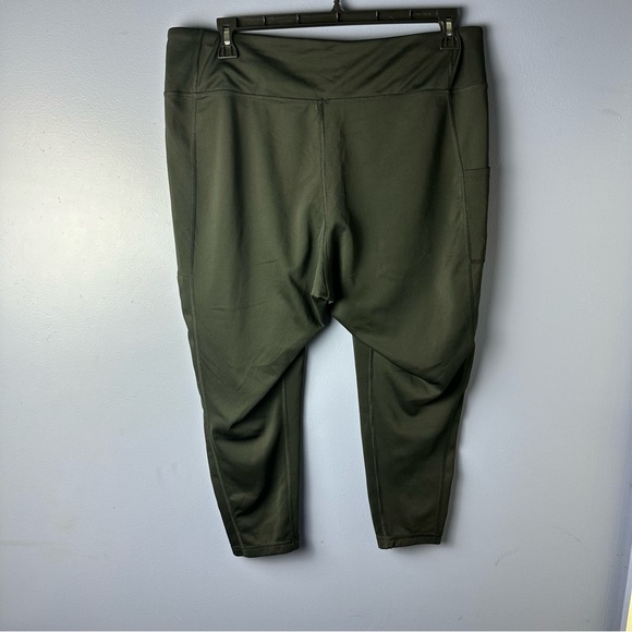 Adidas’s Women’s Capris Athletic Pants - Picture 4 of 7